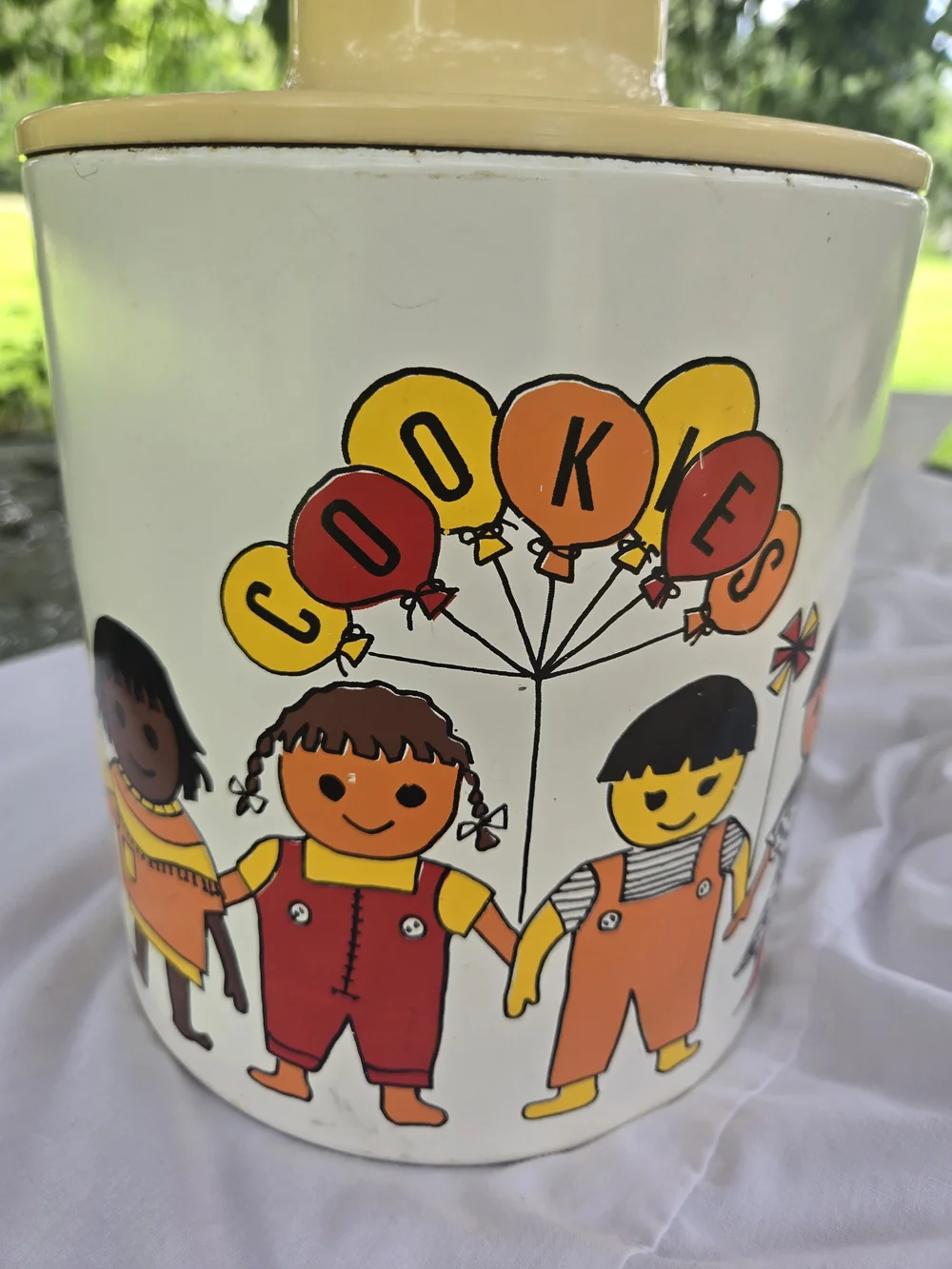 Retro Kids Balloon Cookie Tin - Cream, Yellow & Orange - Picture 1 of 10